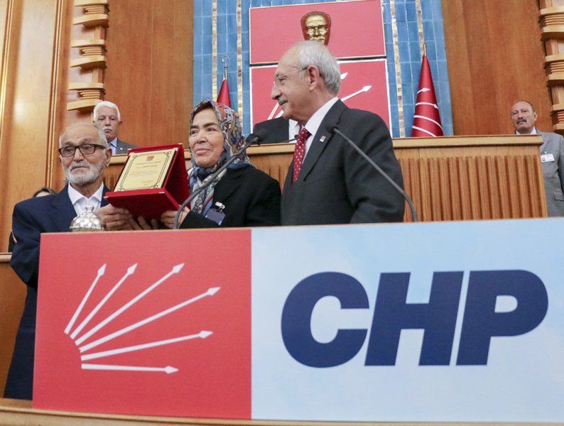 BOLULU ÇİFT ARSALARINI CHP'YE BAĞIŞLADI