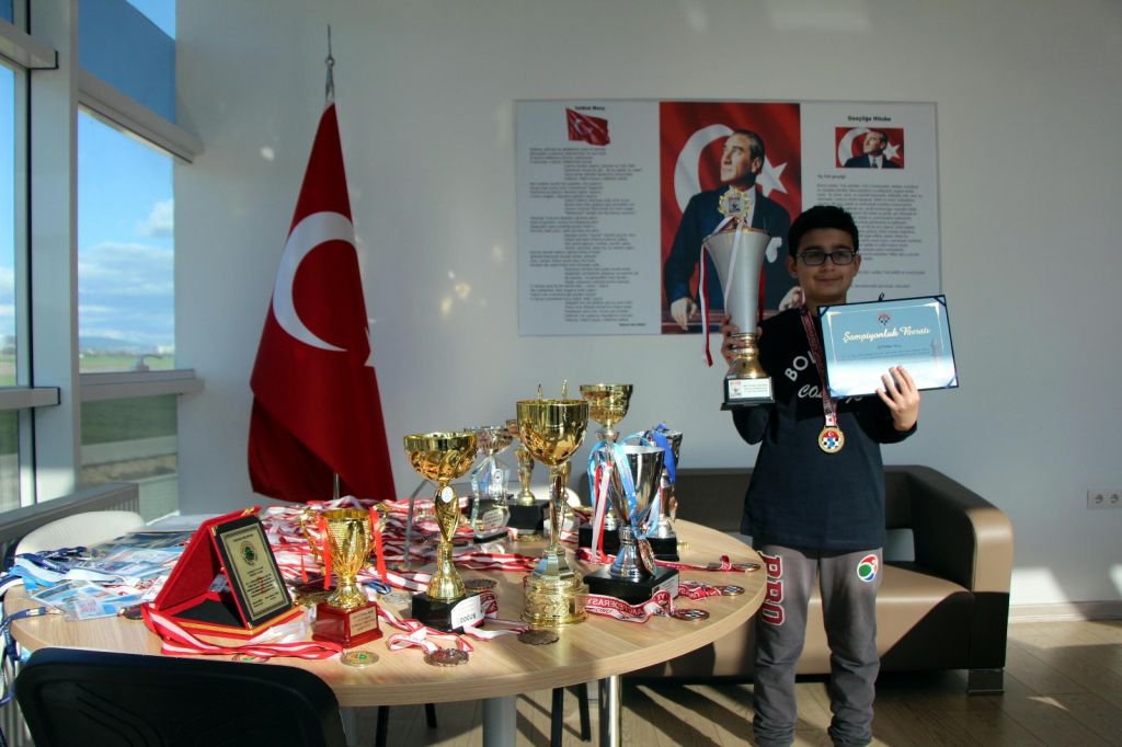 BOLU’NUN GURURU KÜÇÜK SATRANÇ USTASI