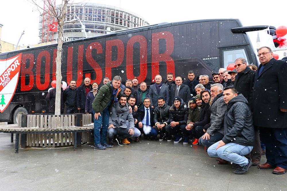 BOLUSPOR OTOBÜSÜNE KAVUŞTU