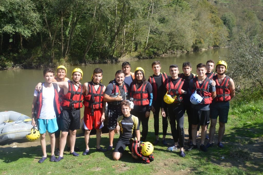 ÇAMKENT LİSESİ ÖĞRENCİLERİ DOYASIYA EĞLENDİ