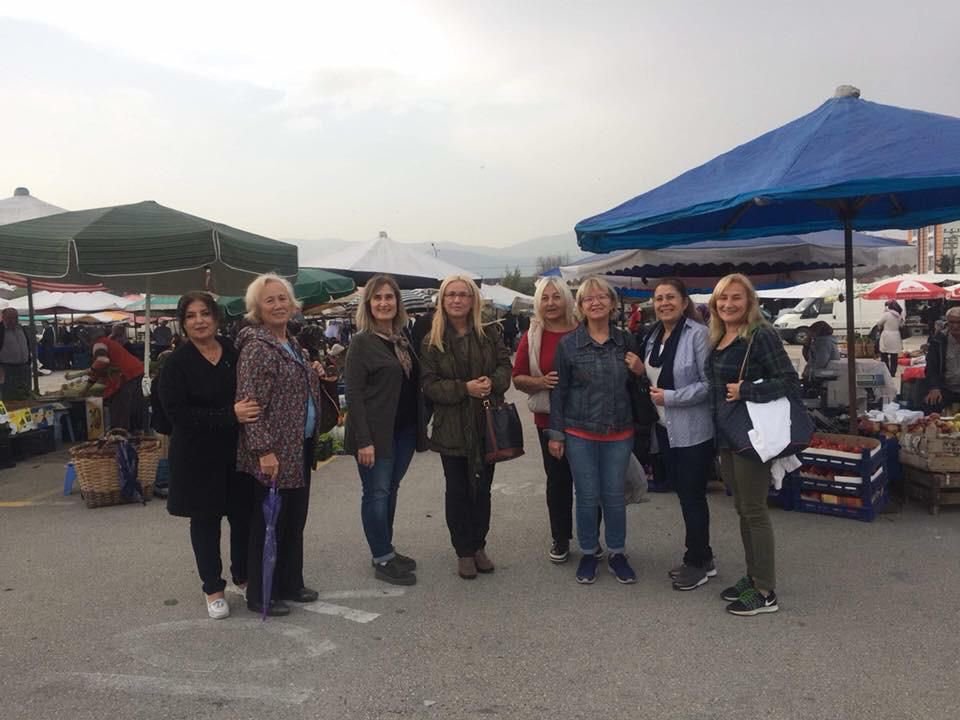 CHP'Lİ KADINLAR SOKAKLARDA