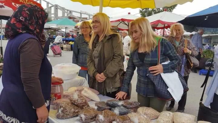 CHP'Lİ KADINLAR SOKAKLARDA