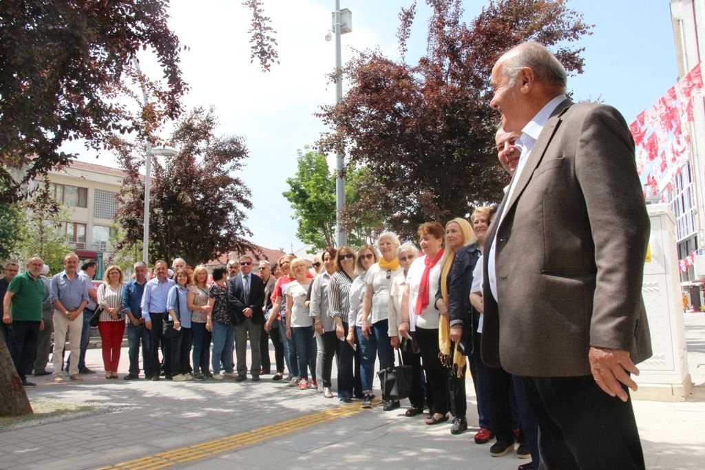 CHP'LİLER BAĞIŞTA BULUNDU