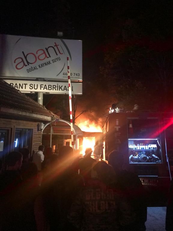 DEV FABRİKA ALEV ALEV YANDI