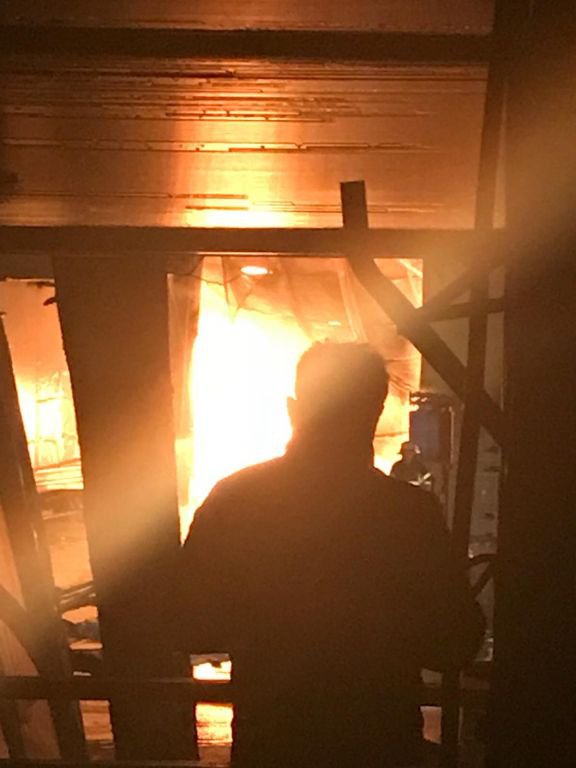 DEV FABRİKA ALEV ALEV YANDI