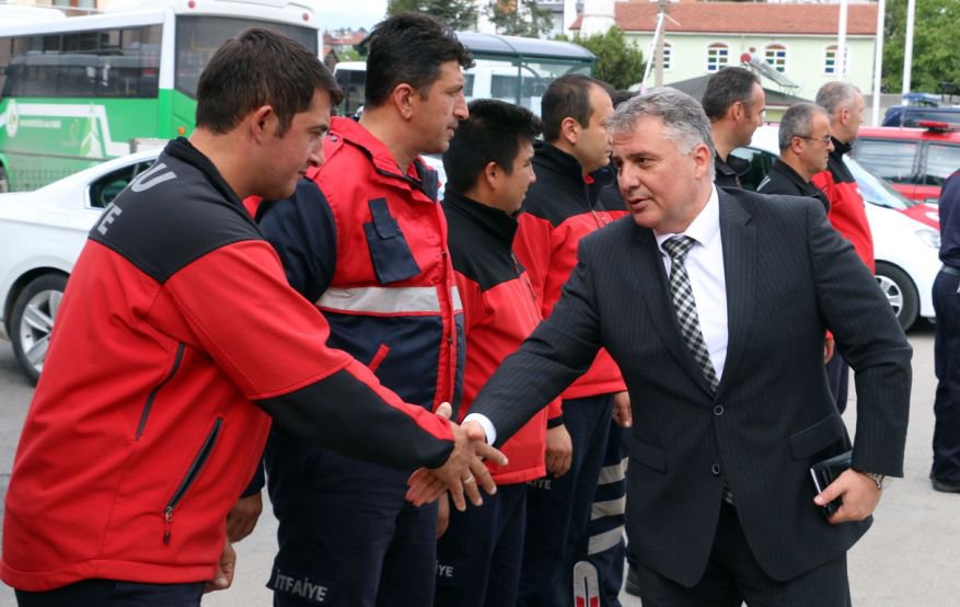 DEVLET İTFAİYECİLERİN ACISINI PAYLAŞTI