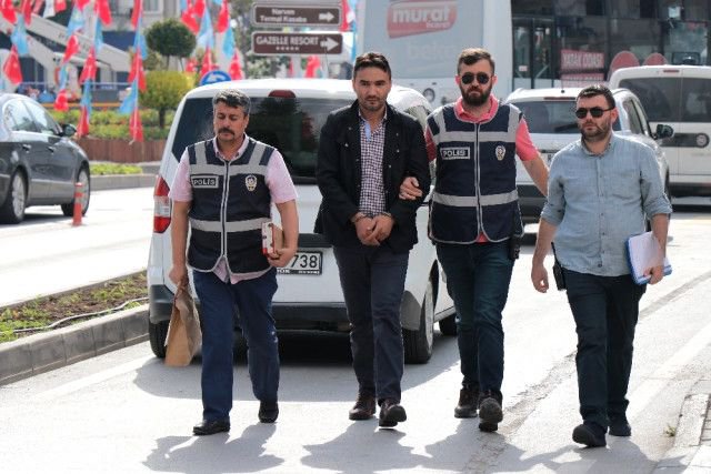 ENİŞTESİNİ İŞYERİNİN ÖNÜNDE VURDU