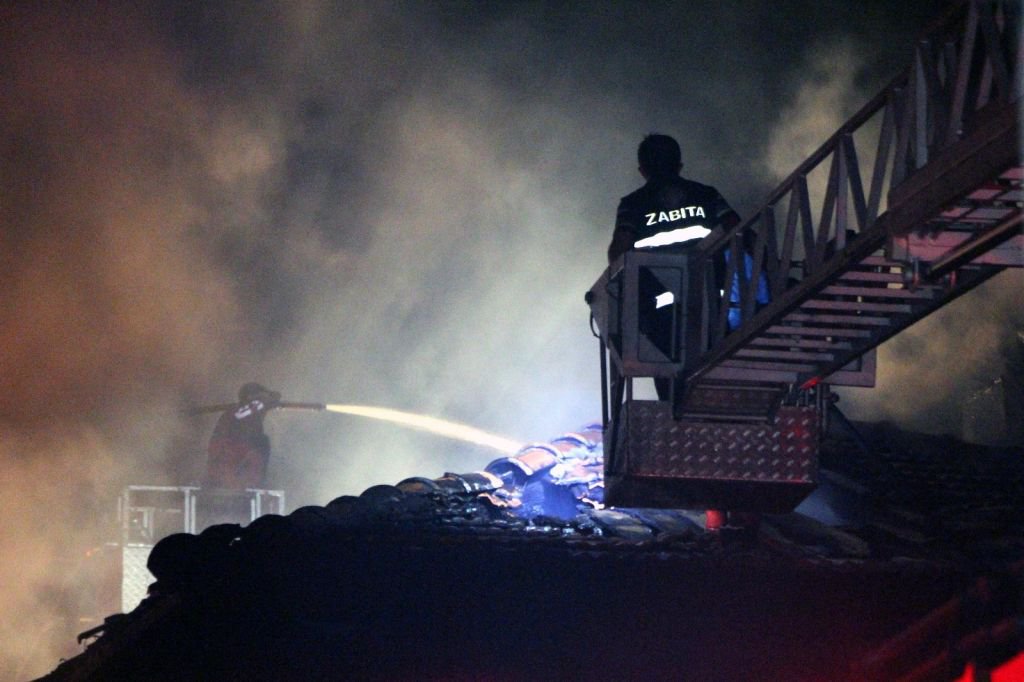 EŞİNDEN SONRA EVİNİ KAYBETTİ