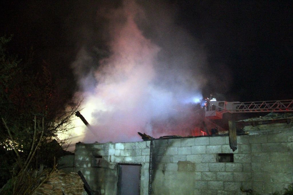 EŞİNDEN SONRA EVİNİ KAYBETTİ