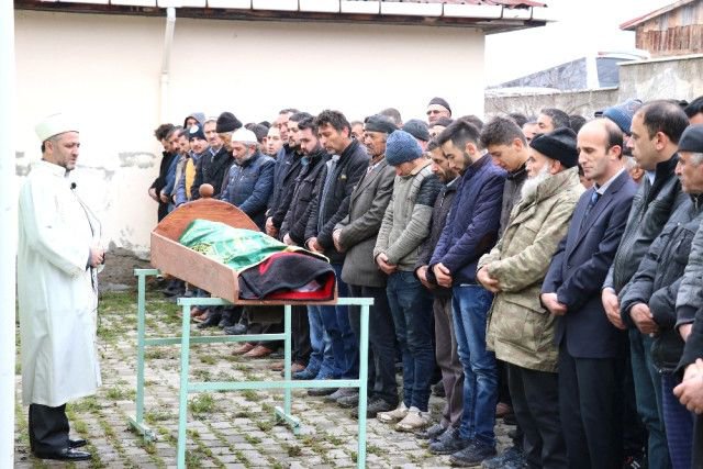 GÖZYAŞLARIYLA TOPRAĞA VERİLDİ