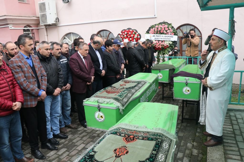 GÖZYAŞLARIYLA TOPRAĞA VERİLDİLER