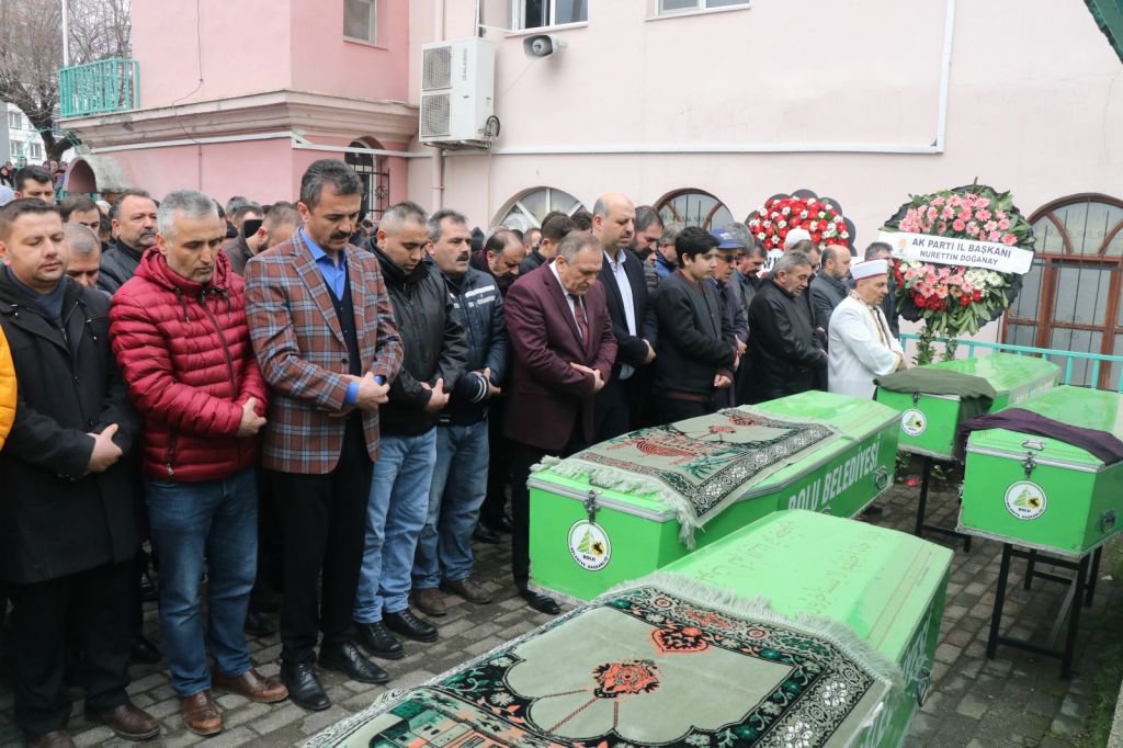 GÖZYAŞLARIYLA TOPRAĞA VERİLDİLER