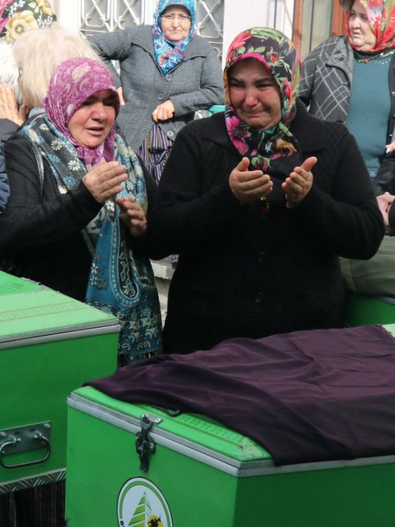 GÖZYAŞLARIYLA TOPRAĞA VERİLDİLER