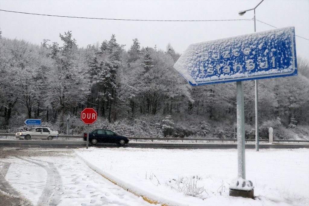 GÜNE BEMBEYAZ UYANDIK