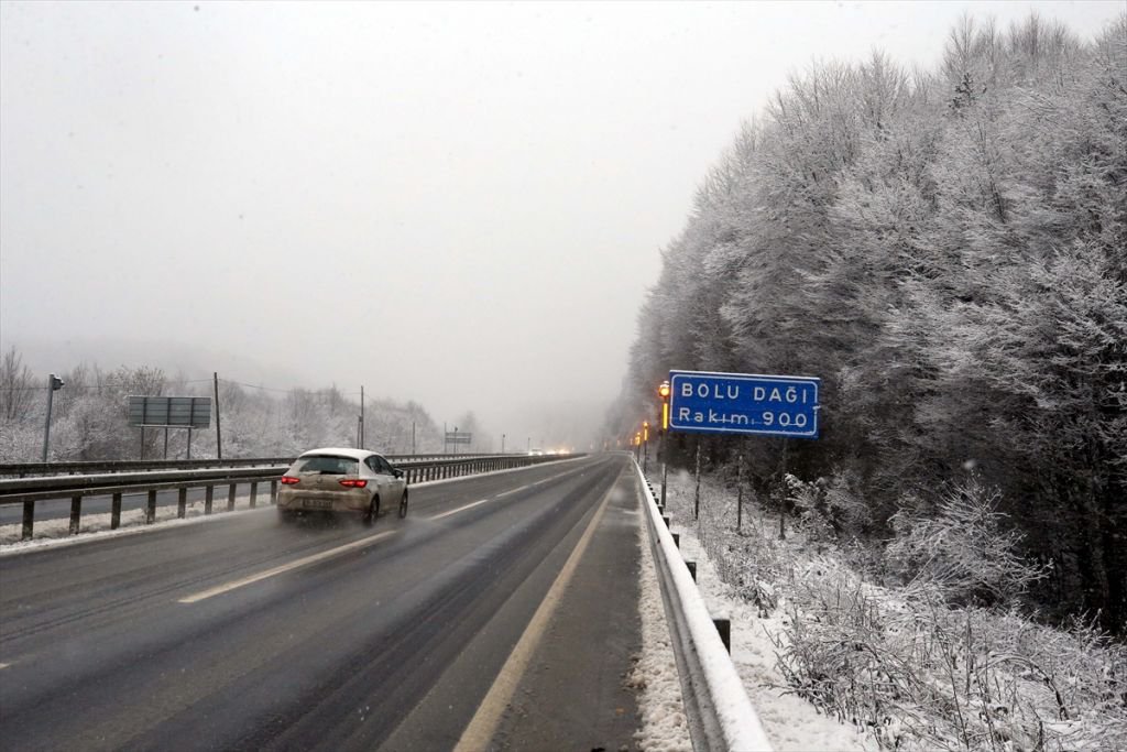 GÜNE BEMBEYAZ UYANDIK