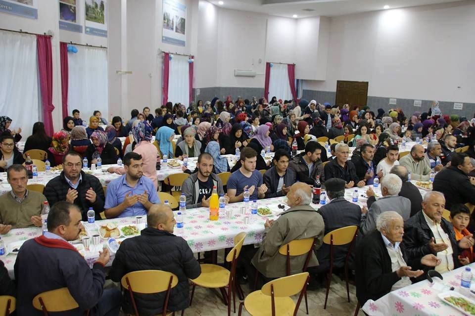 HER GÜN YÜZLERCE KİŞİYE İFTAR VERİLİYOR