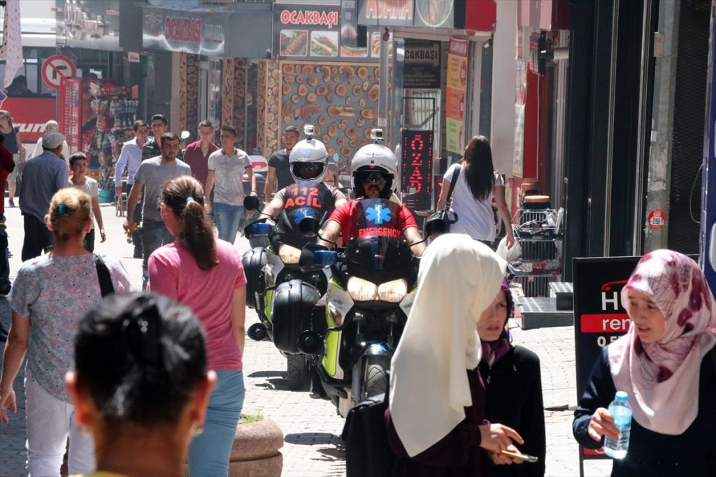 “HERKESİN SAĞLIKÇISIYIZ”