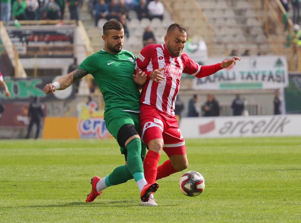 İÇ SAHA KABUSU DEVAM EDİYOR