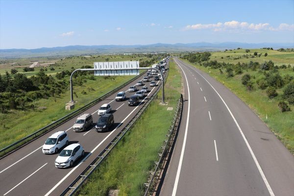 İSTANBUL ANADOLU'YA AKIYOR