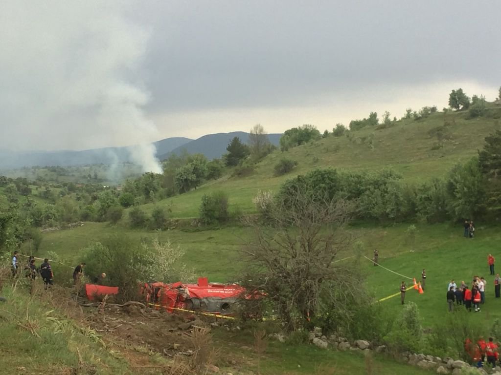 YANGIN KÖYÜ KÜLE ÇEVİRDİ