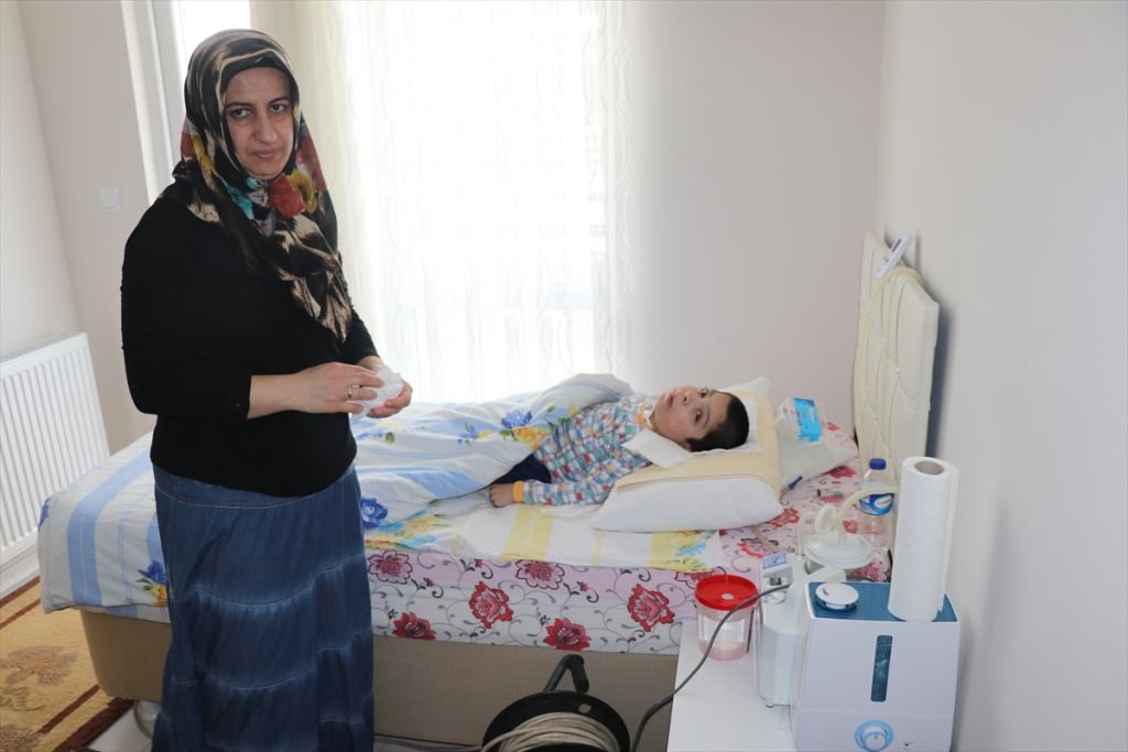 İTFAİYE, HASTA ÇOCUĞUN YARDIMINA KOŞTU