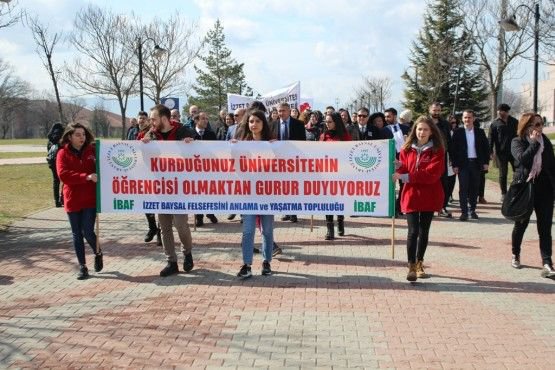 İZZET BABA MEZARINDA ANILDI