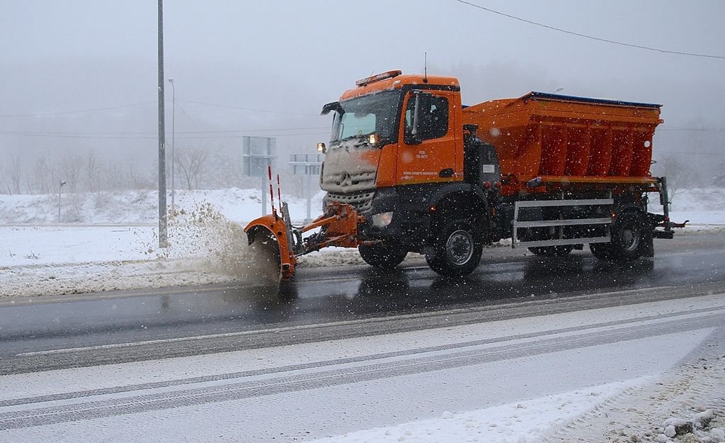 KAR YAĞIŞI ETKİSİNİ GÖSTERİYOR