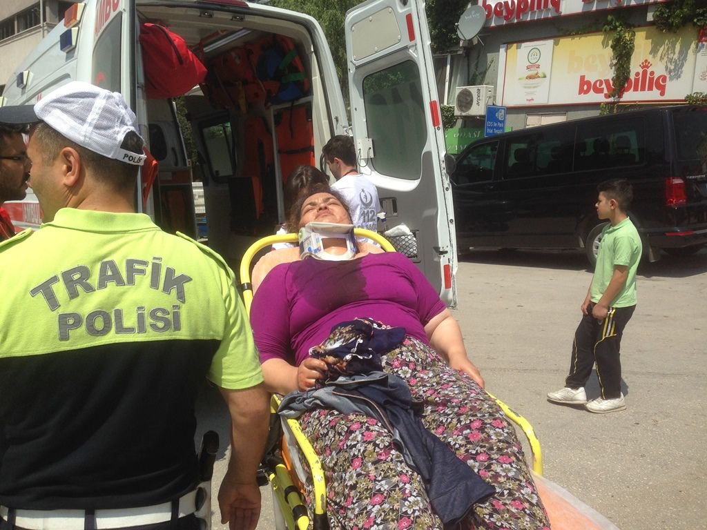 KARŞIYA GEÇMEK İSTERKEN ÖLÜMDEN DÖNDÜ