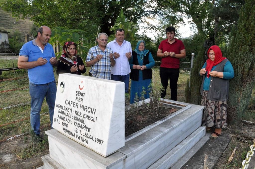 KAYBOLAN EŞİ İÇİN HER GÜN DUA EDİYOR