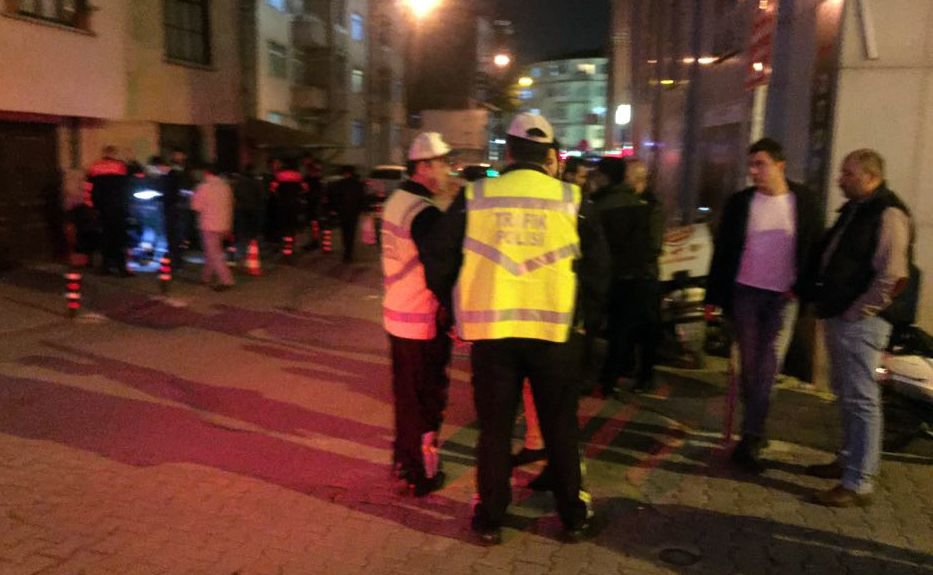 KIZ MESELESİ YÜZÜNDEN CADDE KARIŞTI