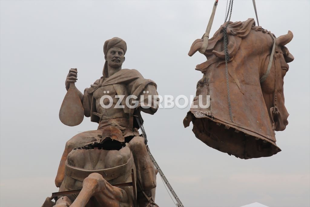 KÖROĞLU HEYKELİNİN MONTAJI BAŞLADI