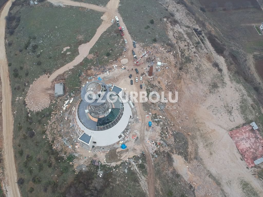 KÖROĞLU HEYKELİNİN MONTAJI BAŞLADI