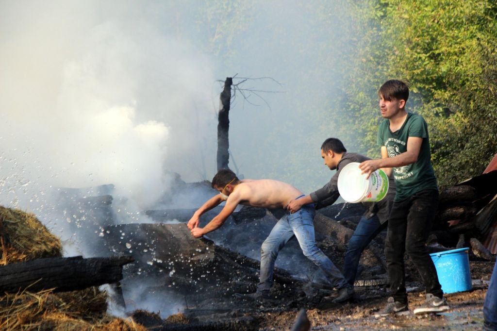 KOVALARLA SÖNDÜRMEYE ÇALIŞTILAR