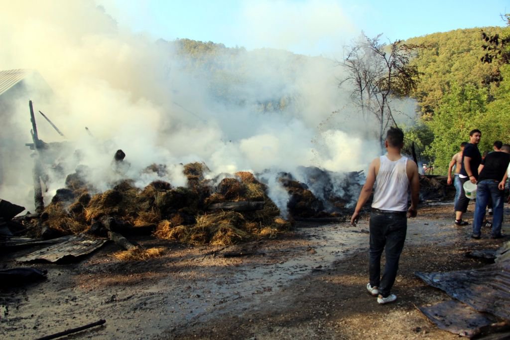 KOVALARLA SÖNDÜRMEYE ÇALIŞTILAR