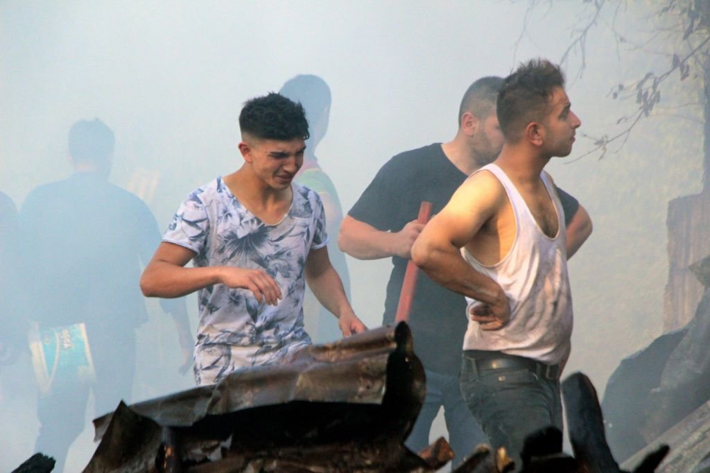 KOVALARLA SÖNDÜRMEYE ÇALIŞTILAR