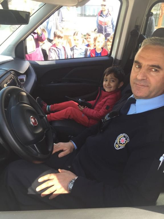 KÜÇÜKLERDEN ANLAMLI ZİYARET