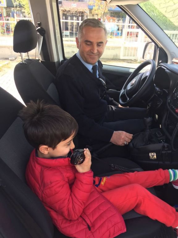 KÜÇÜKLERDEN ANLAMLI ZİYARET