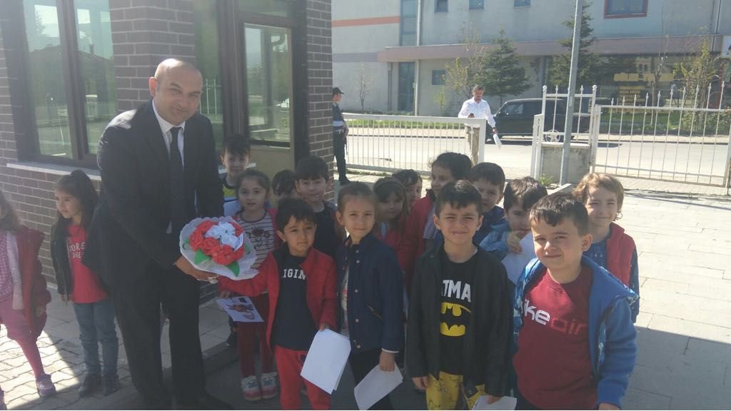 KÜÇÜKLERDEN ANLAMLI ZİYARET