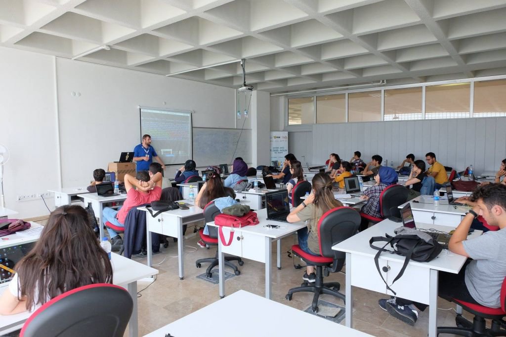 LİNUX YAZ KAMPI SONA ERDİ