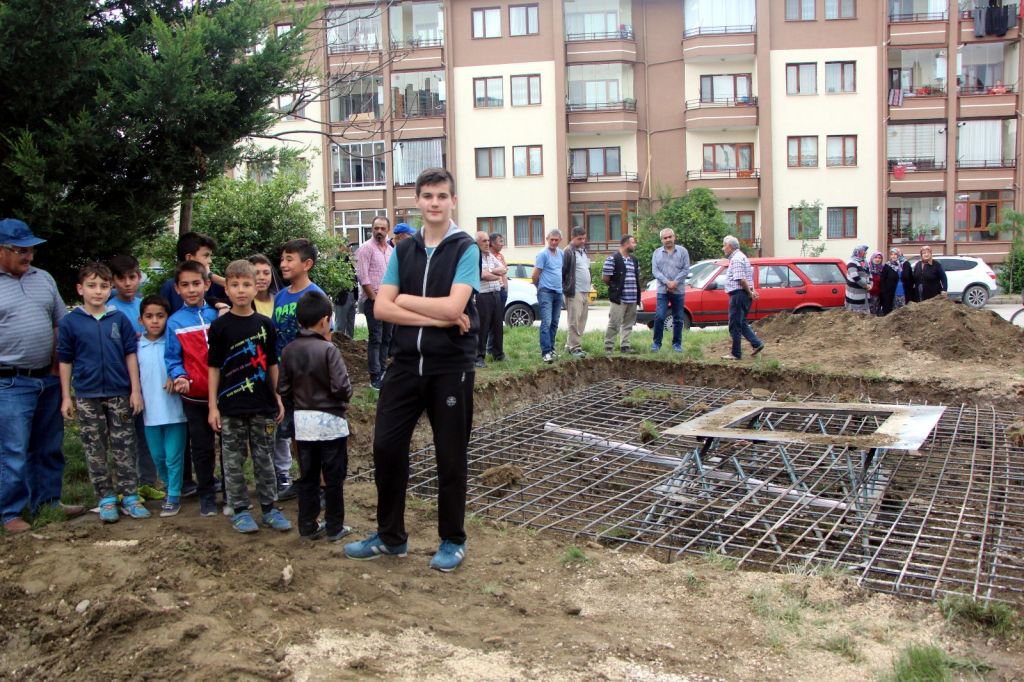 MAHALLELİNİN BAZ İSTASYONU İSYANI