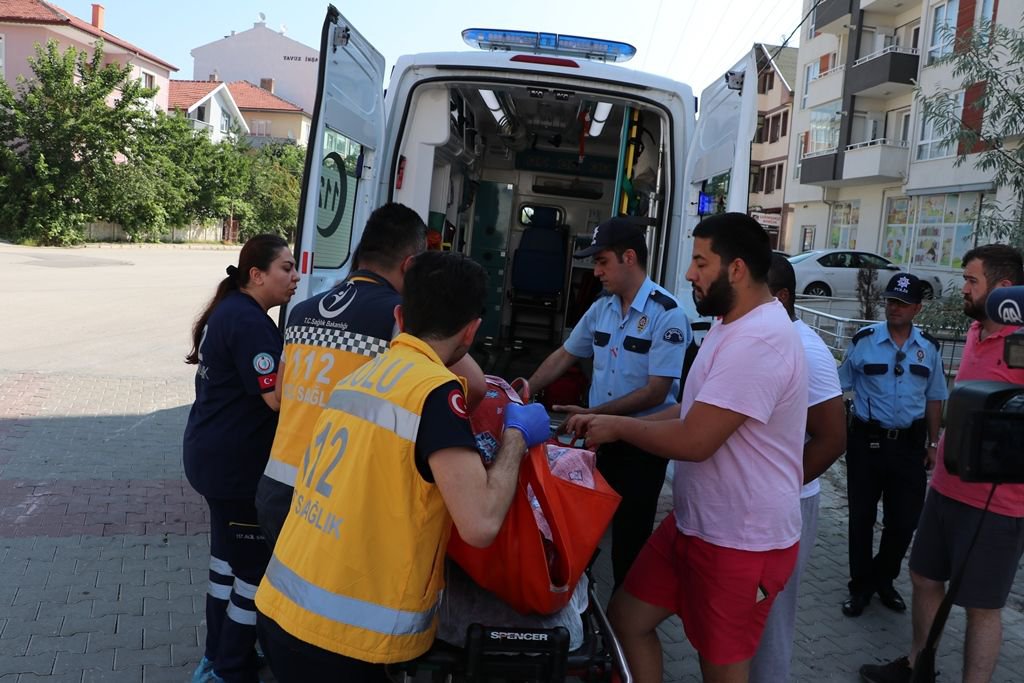 MAHSUR KALAN KADININ YARDIMINA İTFAİYE KOŞTU