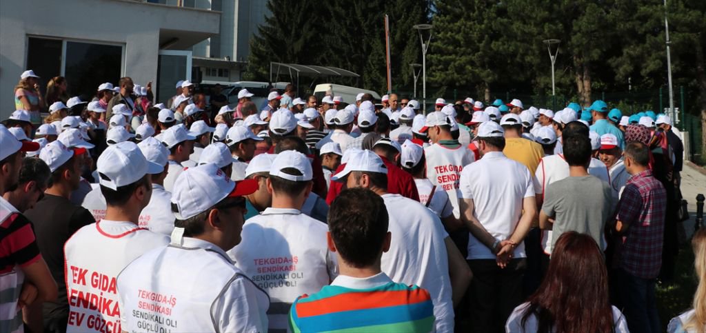 MAKARNA FABRİKASINDA TOMA'LI GREV