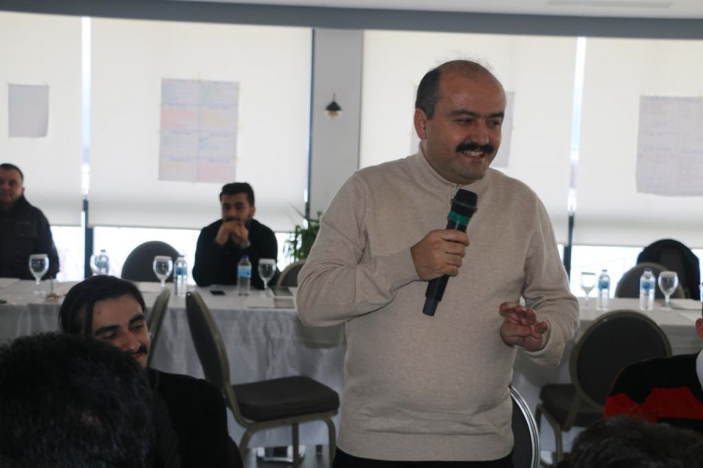 METİN'İN HEDEFİ KADINLAR VE GENÇLER