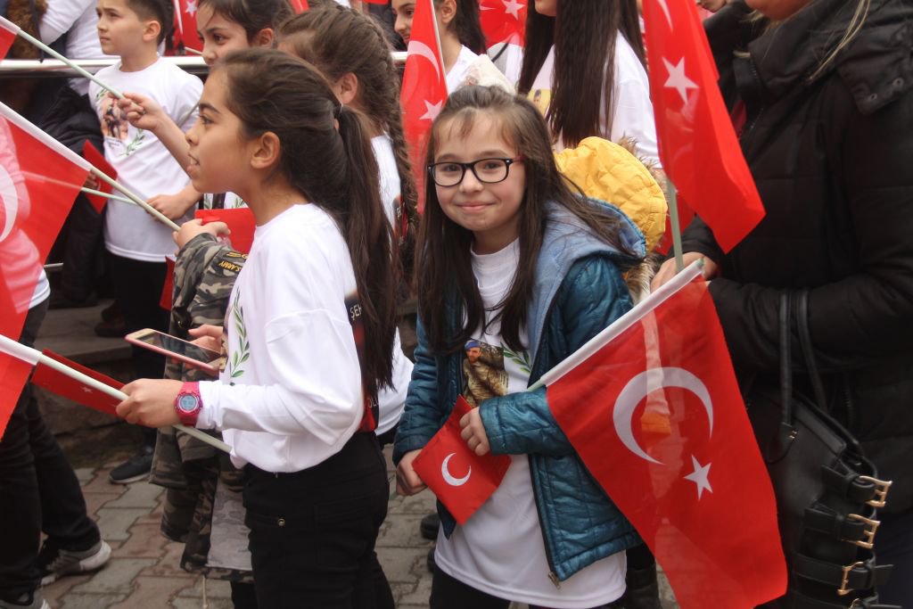 MİNİK ÖĞRENCİLER MEHMETÇİĞE MEKTUP YOLLADI