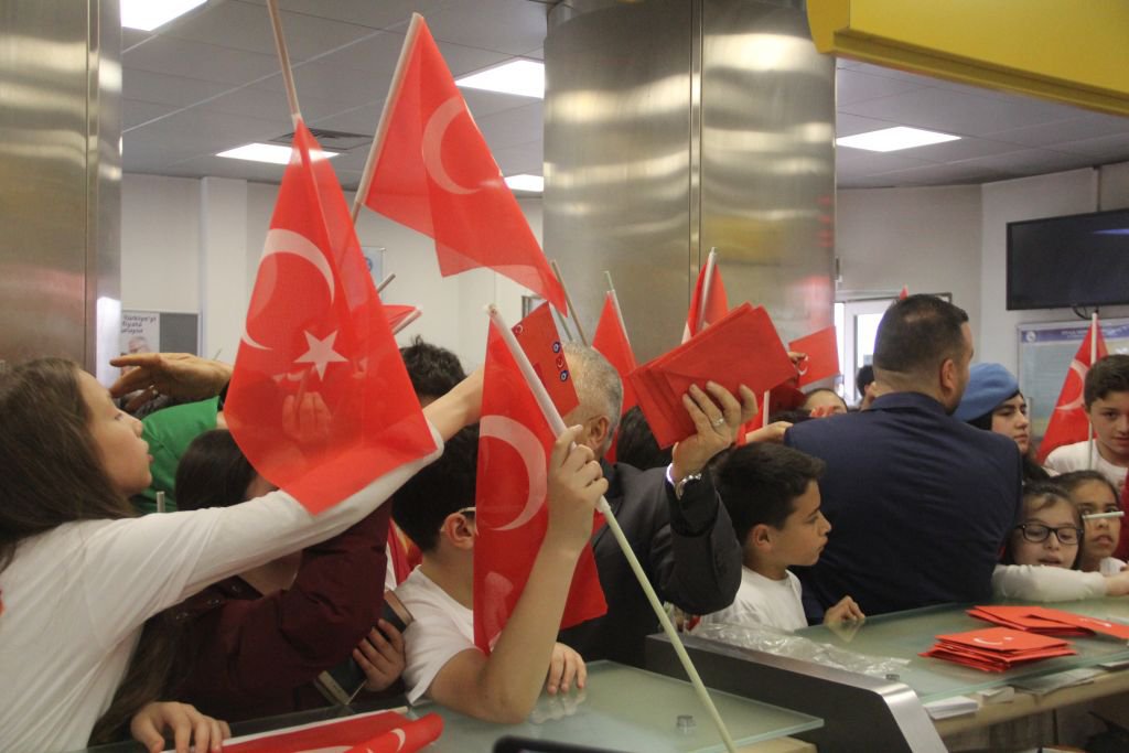 MİNİK ÖĞRENCİLER MEHMETÇİĞE MEKTUP YOLLADI