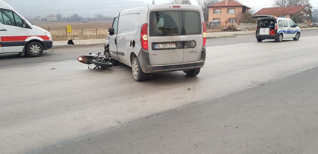 MOTOSİKLET SÜRÜCÜSÜ ÖLÜMDEN DÖNDÜ