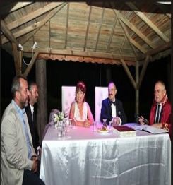 MUTLULUKLAR DİLİYORUZ...