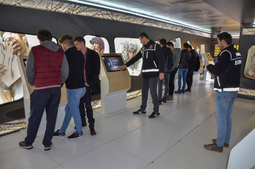 NARKOTİK TIRI ÜNİVERSİTEDE