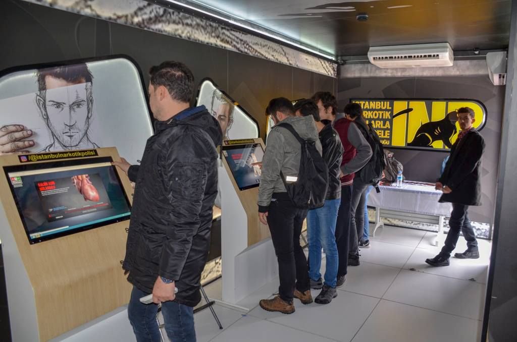 NARKOTİK TIRI ÜNİVERSİTEDE