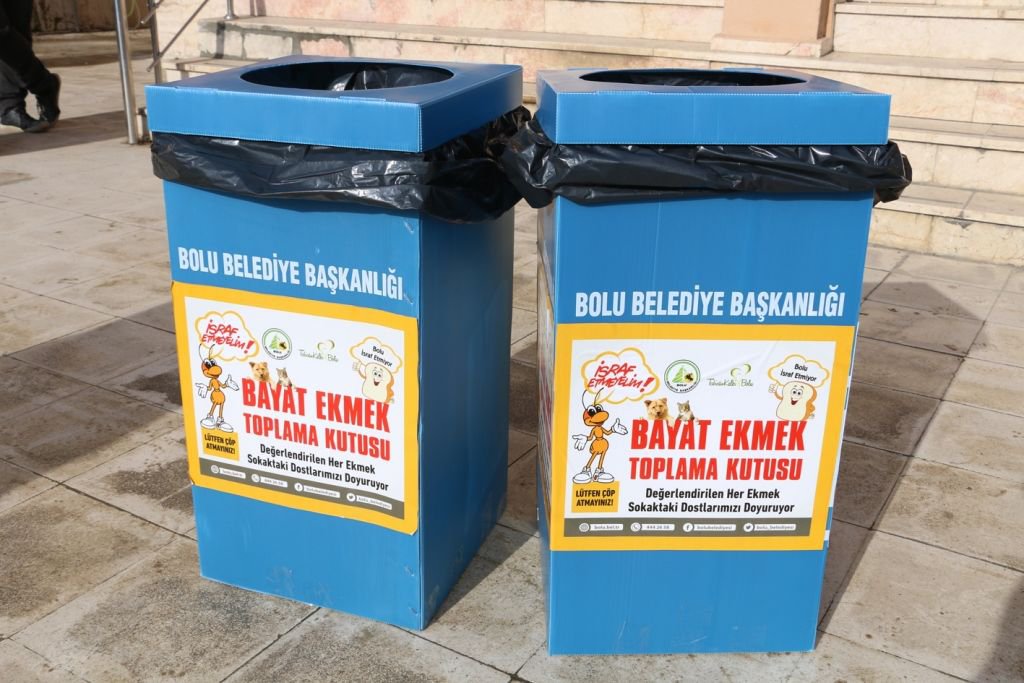 ÖĞRENCİLERDEN HAYVANLARA YARDIM ELİ